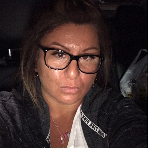 Meet your Posher, Andrea - Picture 1 of 1